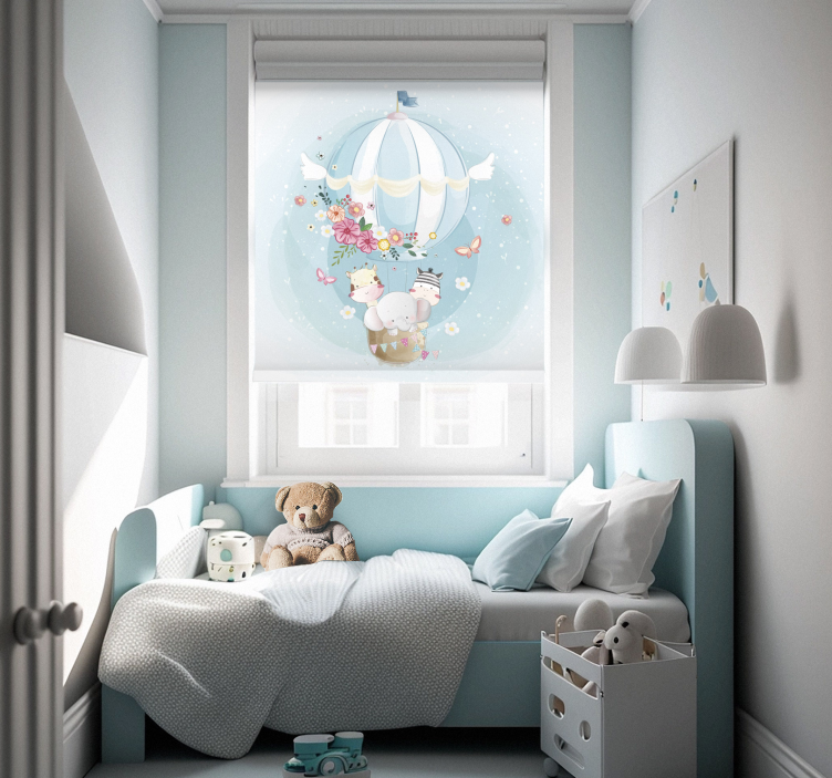 带有动物区系北欧卷簾的热气球 - TenStickers