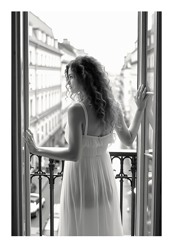 写实照片海报早晨的女士 - TenStickers