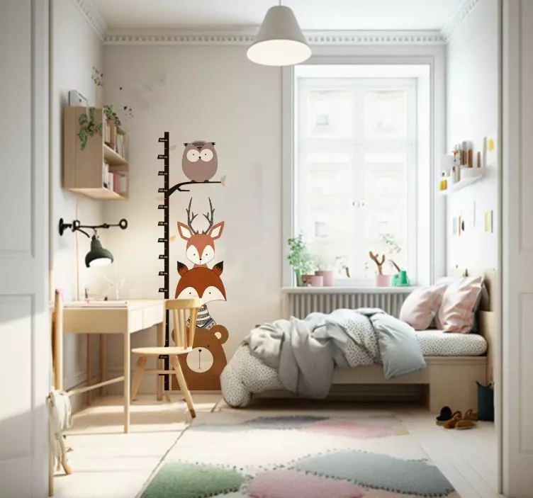 林地动物身高图表贴纸 - TenStickers