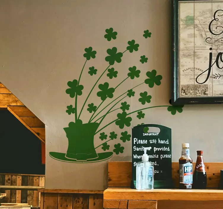 花的三叶草帽子墙贴 - TenStickers