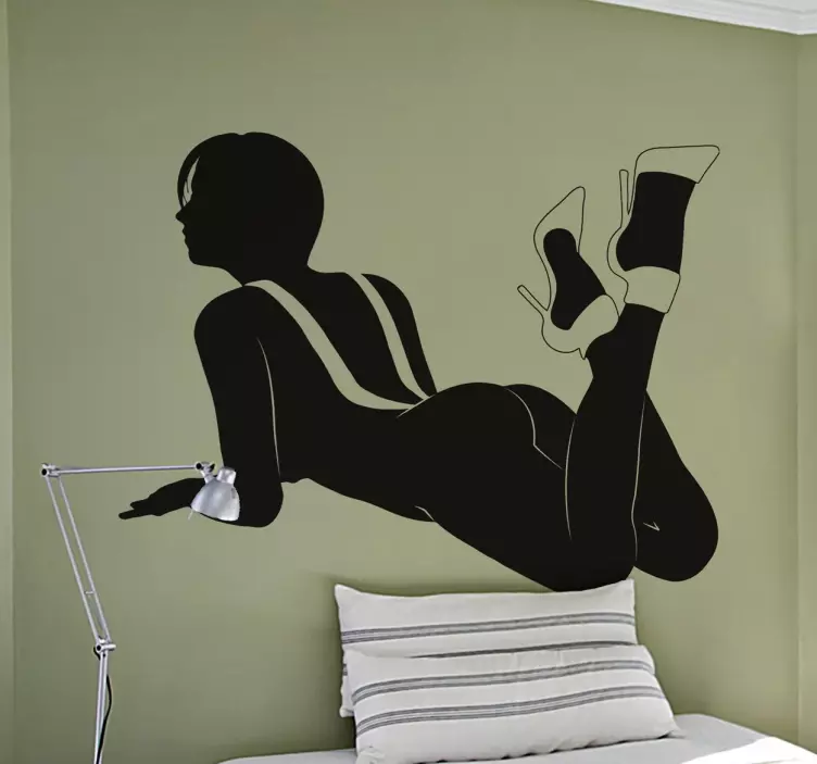 吊带剪影的女孩贴纸 - TenStickers