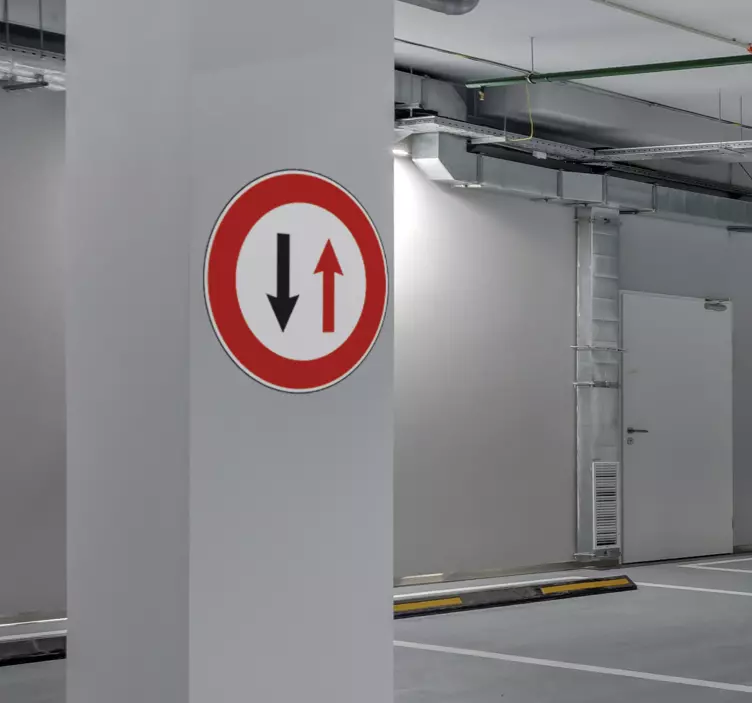 迎面而来的交通标志的优先权贴纸 - TenStickers