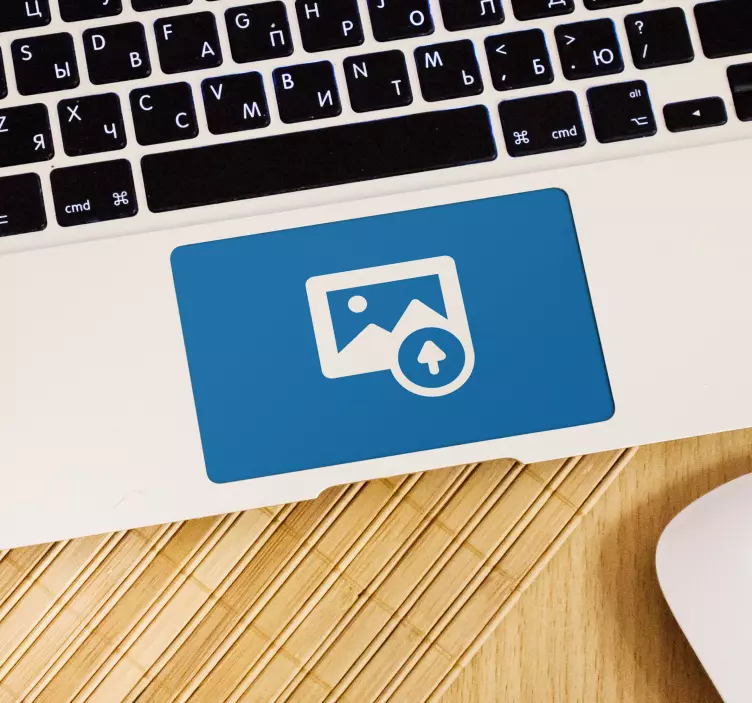 触摸板贴纸 上传你的图片 - TenStickers