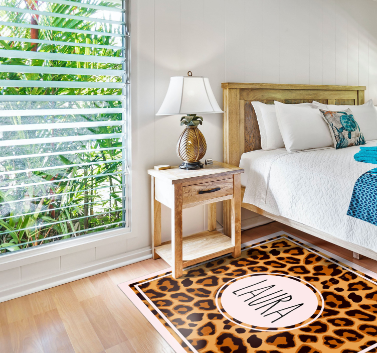 乙烯基地毯豹子纹样带名字 - TenStickers